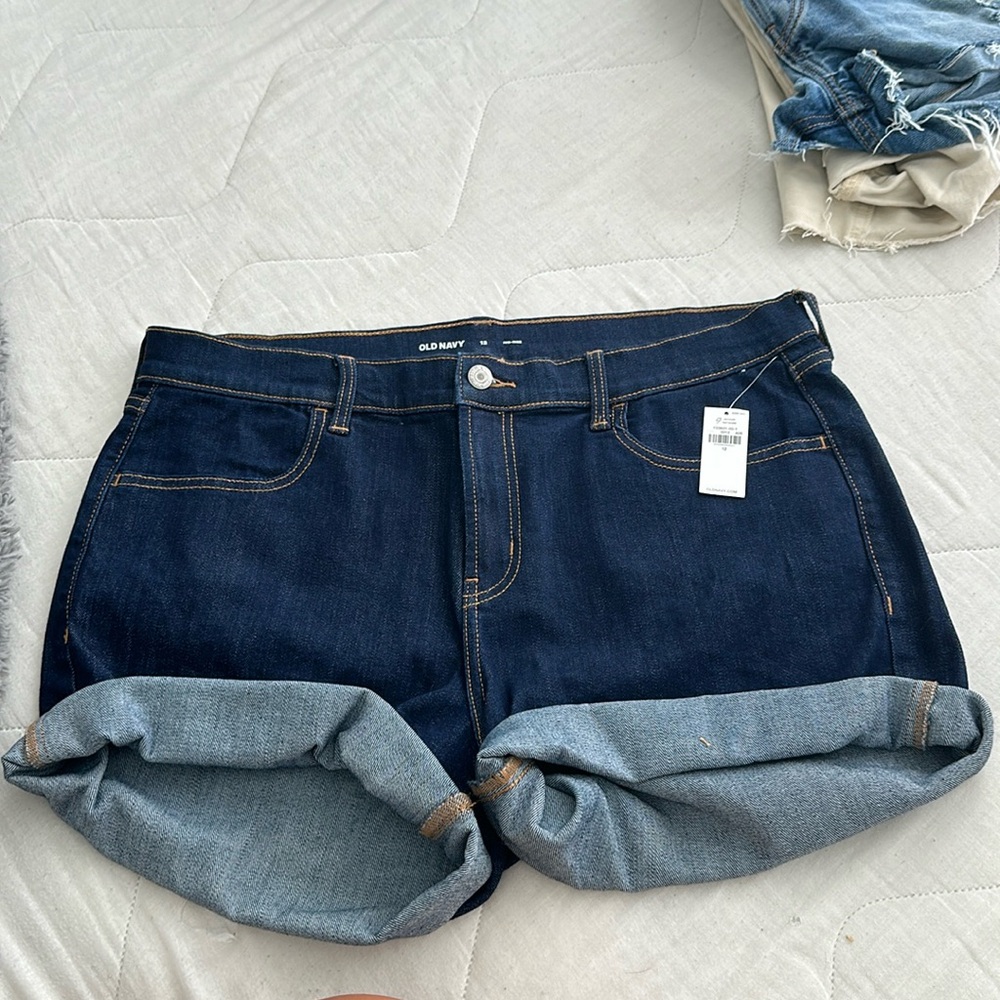 BRAND NEW Size 12 Women’s Old Navy Shorts